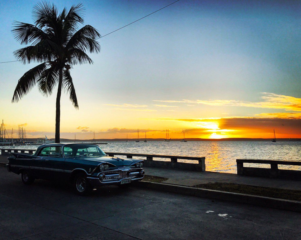 Сьенфуэгос, закат на набережной Малекон.<br>Фото: Евгения Новоселова