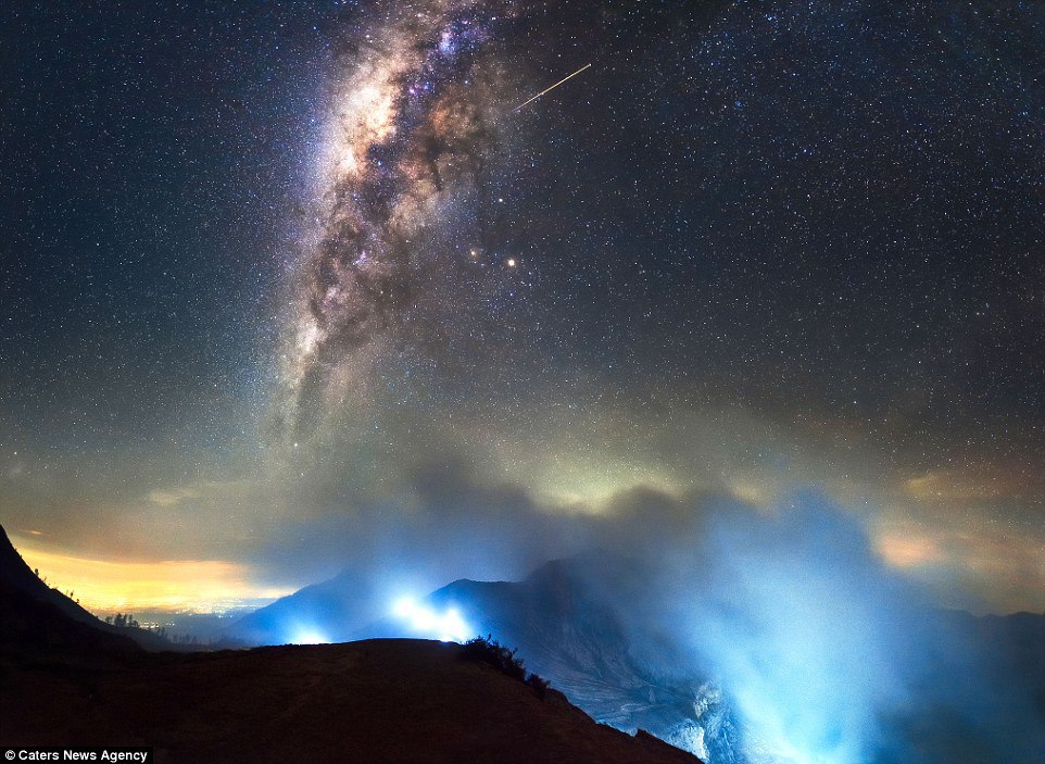 Великолепные ночные пейзажи. Фотограф Grey Chow<br><br>Вокруг Света в Instagram @roundtheworld2