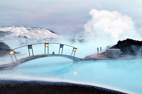 Голубая лагуна в Исландии - уникальный природный бассейн под открытым небом. - 8