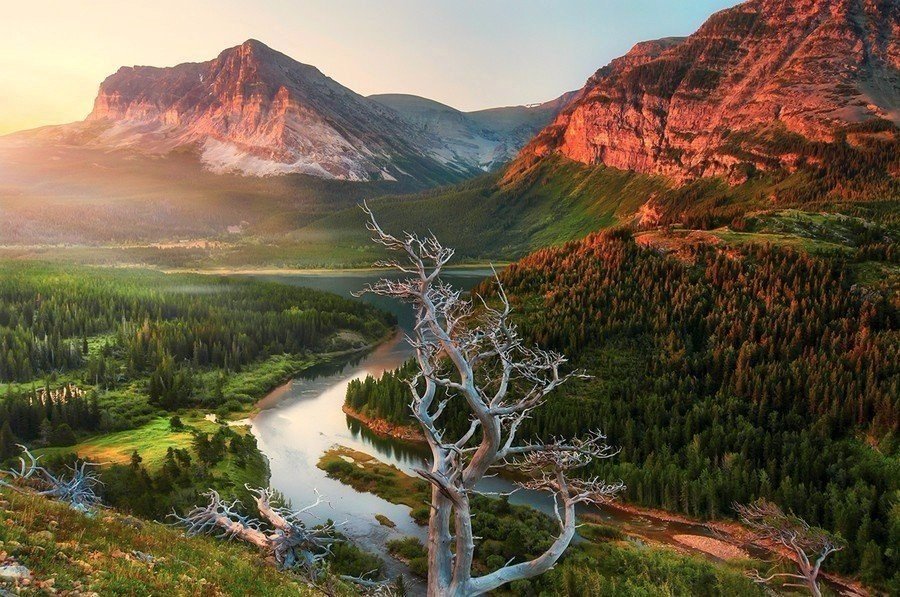 Озеро в провинции Альберта, Канада