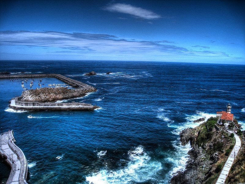 El faro de Cudillero, Испания