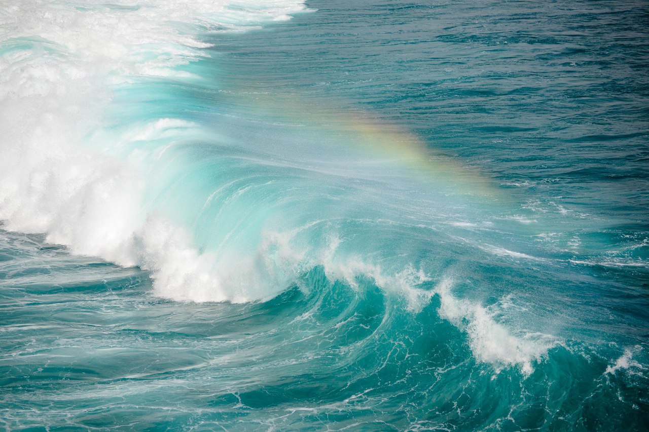 Радуга на волнах.<br><br>Вокруг Света в Instagram @roundtheworld2