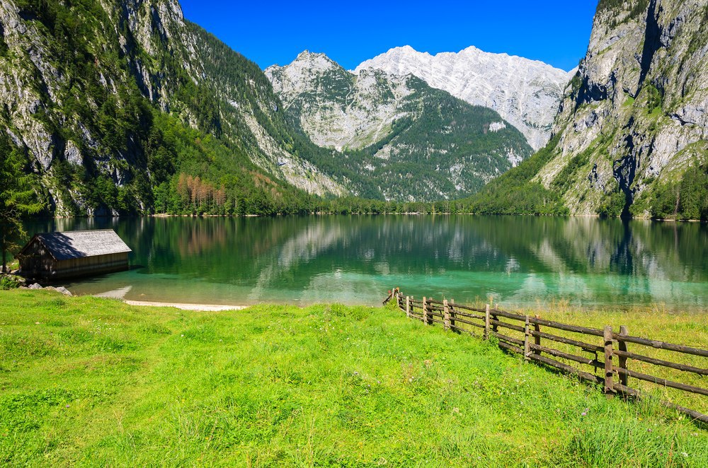 Озеро Оберзее — это райское место, расположенное на востоке Баварии у подножия гор Альп.