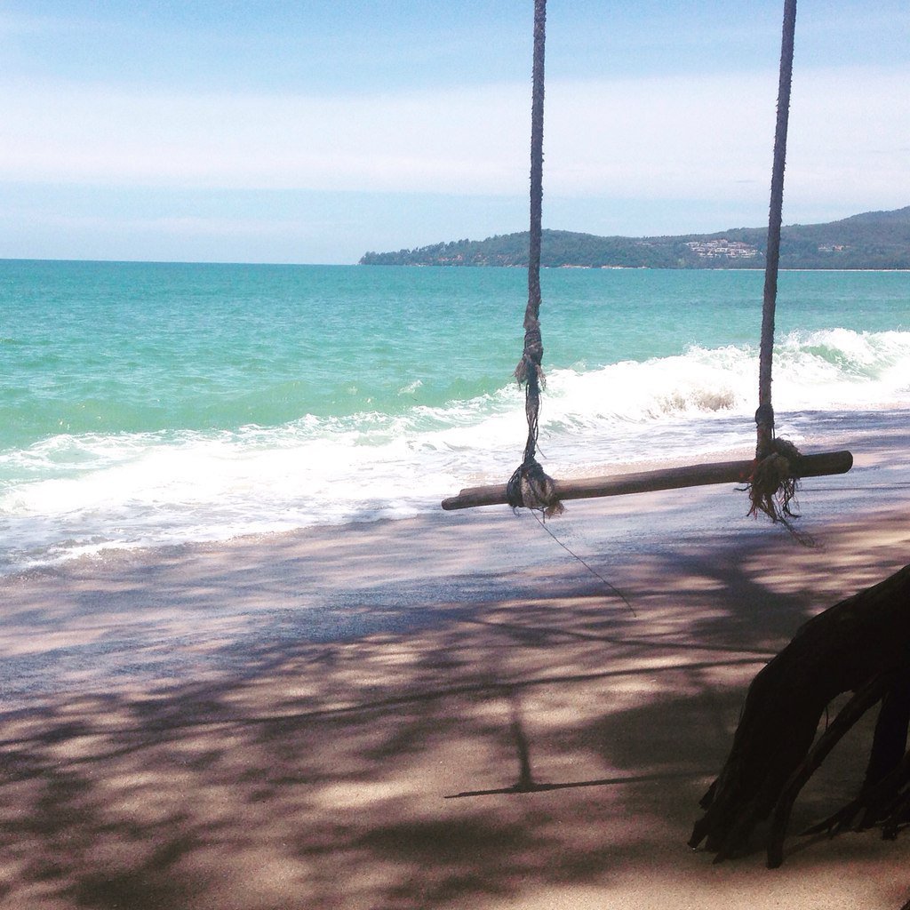 Где-то на пляже в Таиланде. <br>Туда бы сейчас...