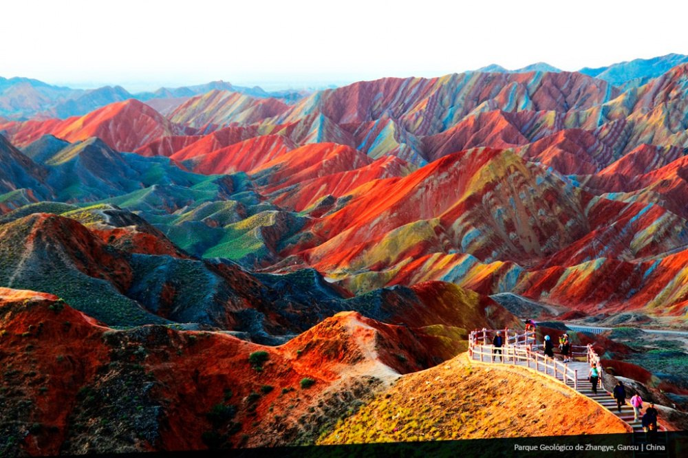 Радужные скалы Дэнксия, Китай