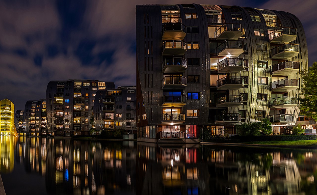 Хе́ртогенбос, Нидерланды