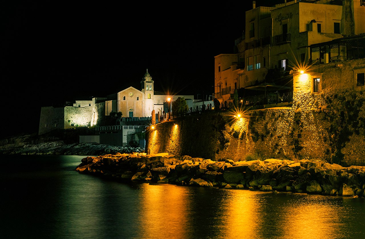 Вьесте, Италия