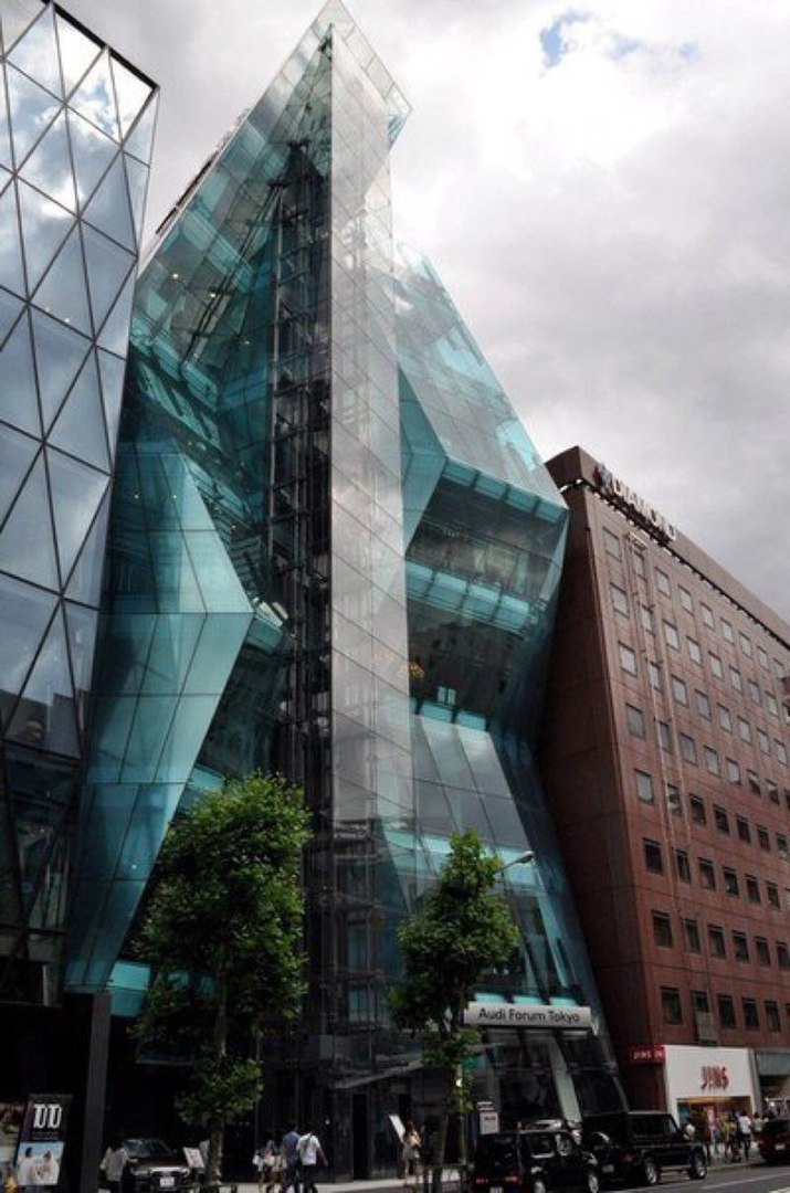 Здание компании Audi в Токио