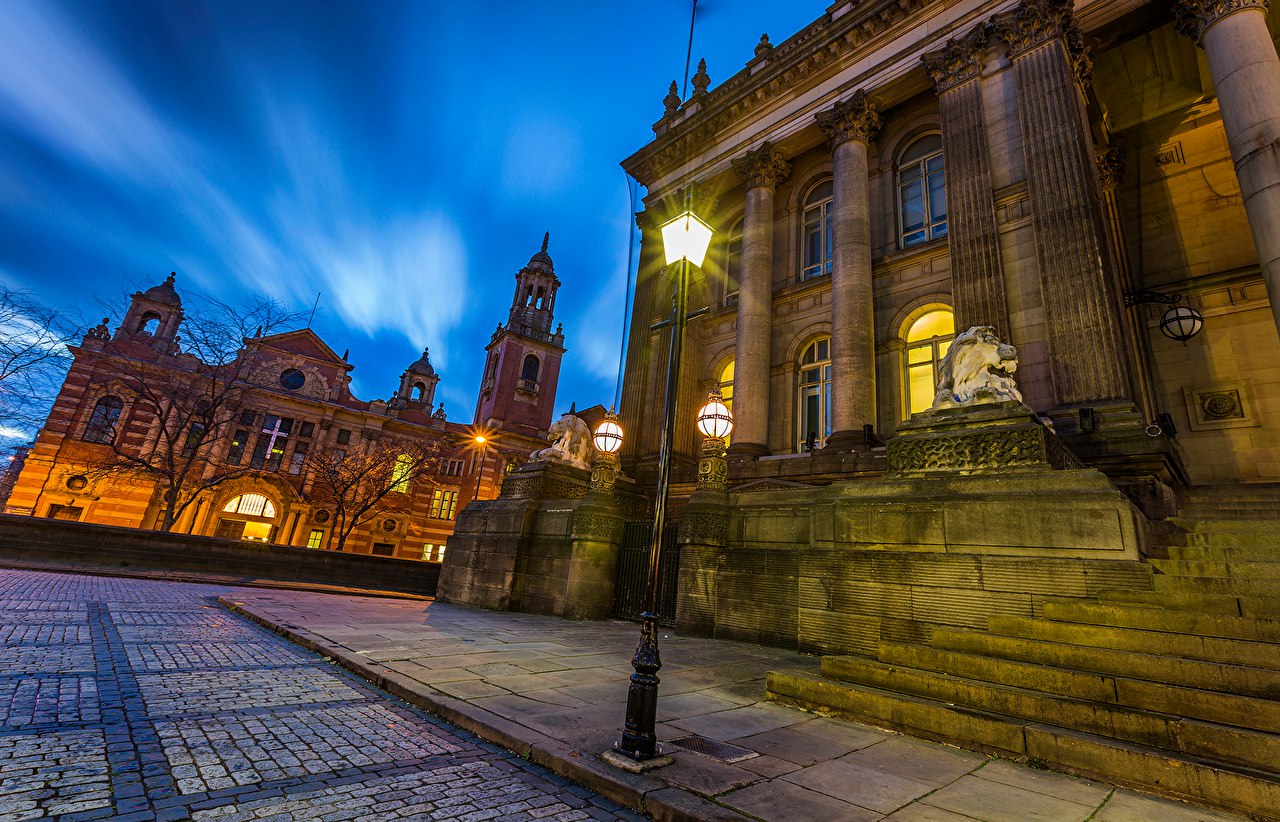 Лидс, Англия