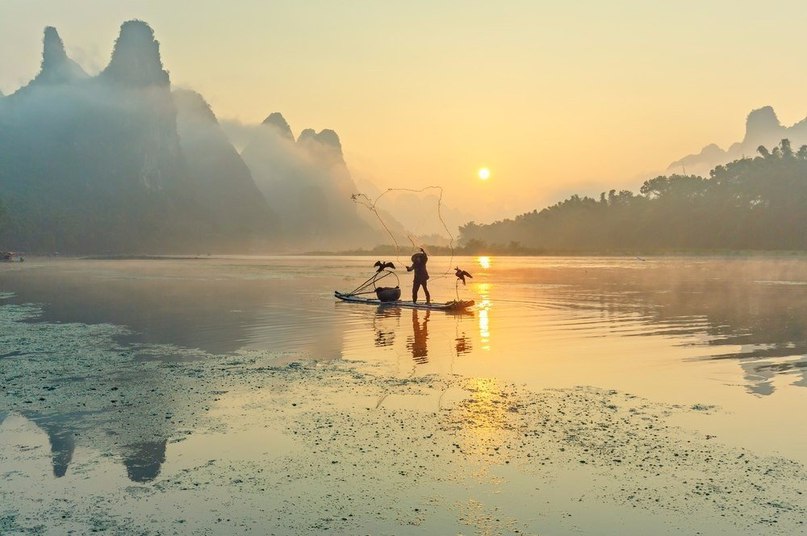 The Lijiang River is one of the most beautiful and picturesque rivers in China. - 7