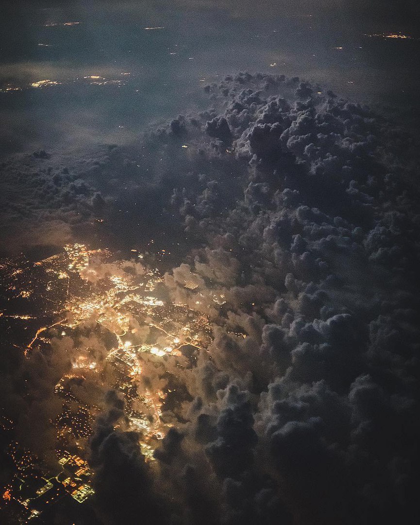 Мистический вид с борта самолета!