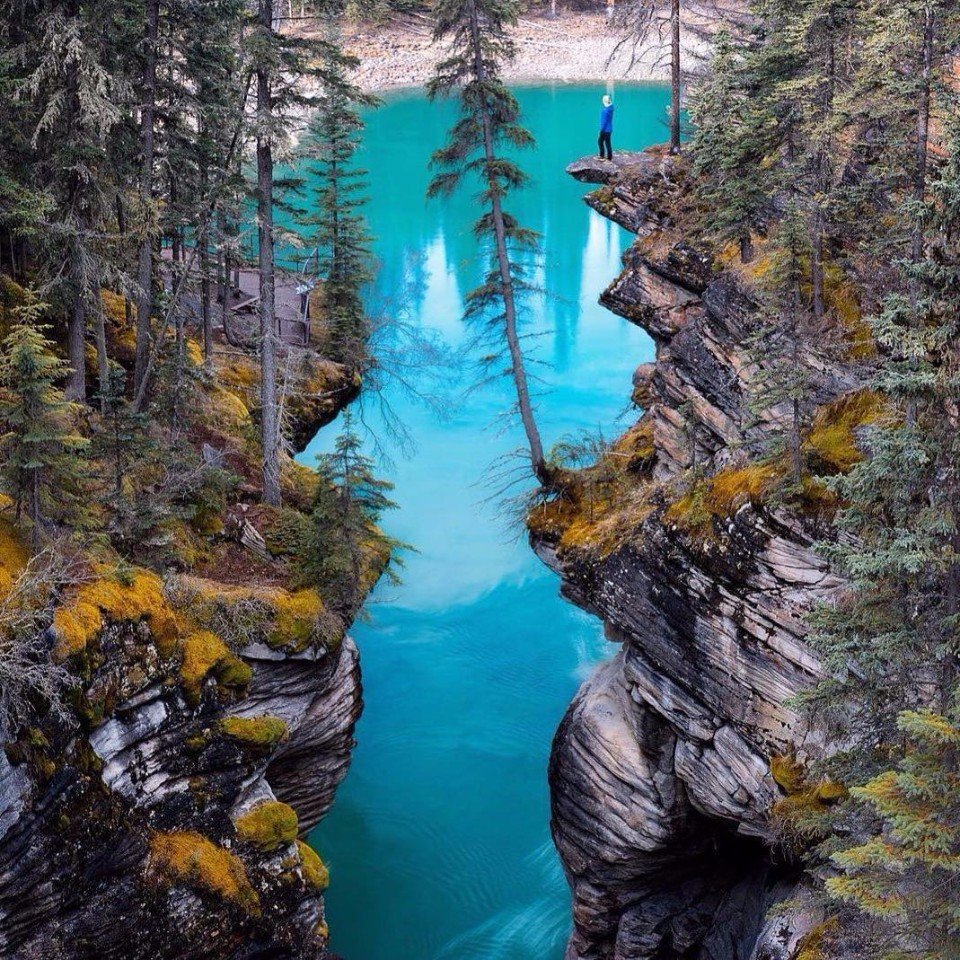 Водопад Атабаска, Канада