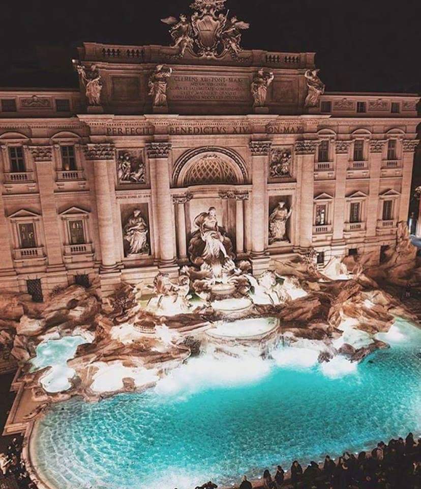 Фонтан Треви в Риме