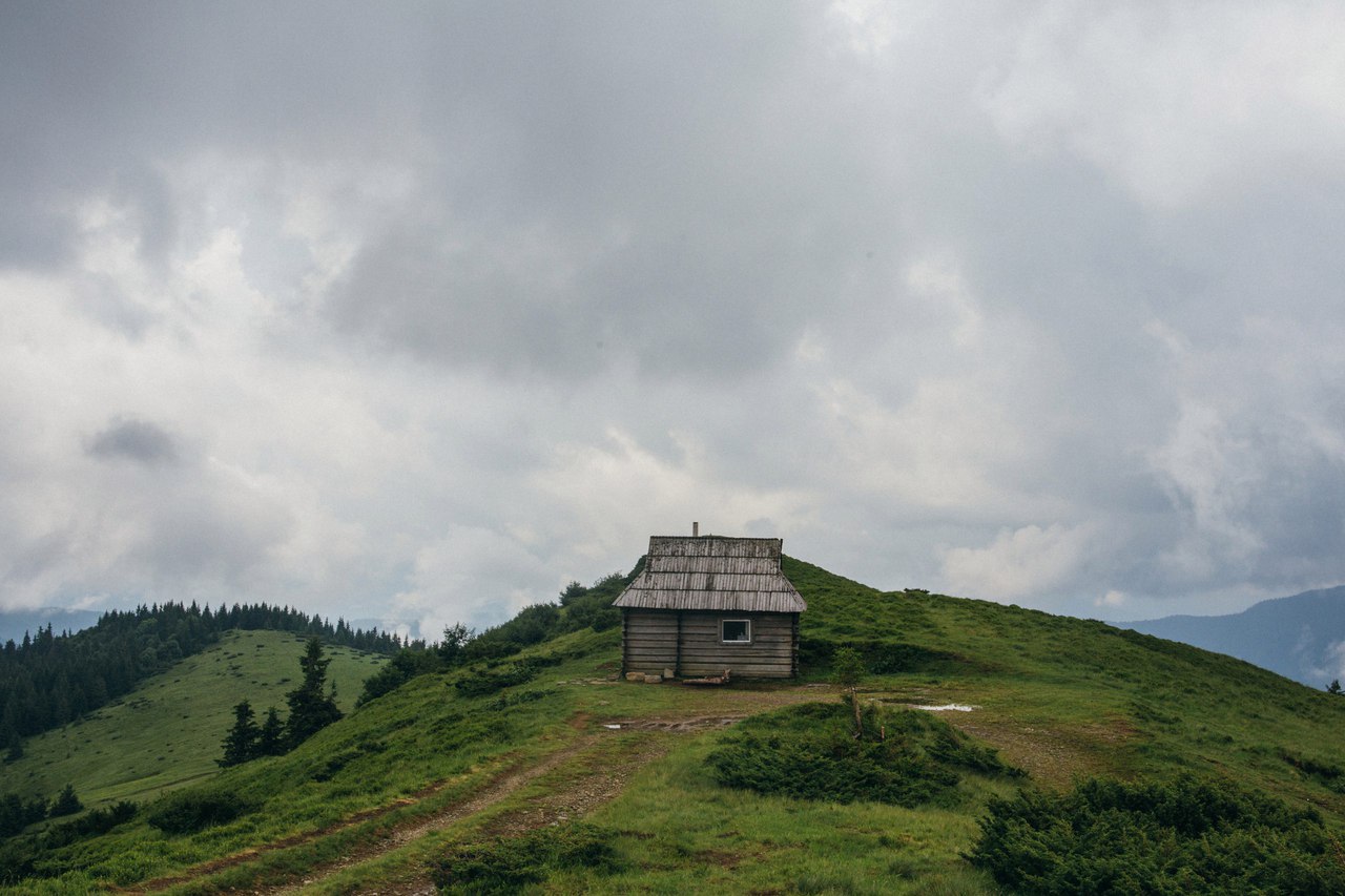 The foot of Petros, floor. Golovcheska, Ukraine - 7