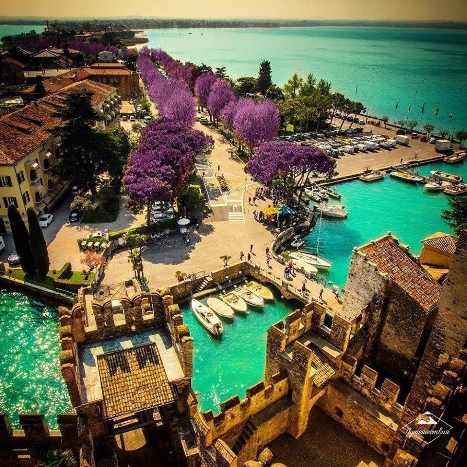 Сирмионе, Италия