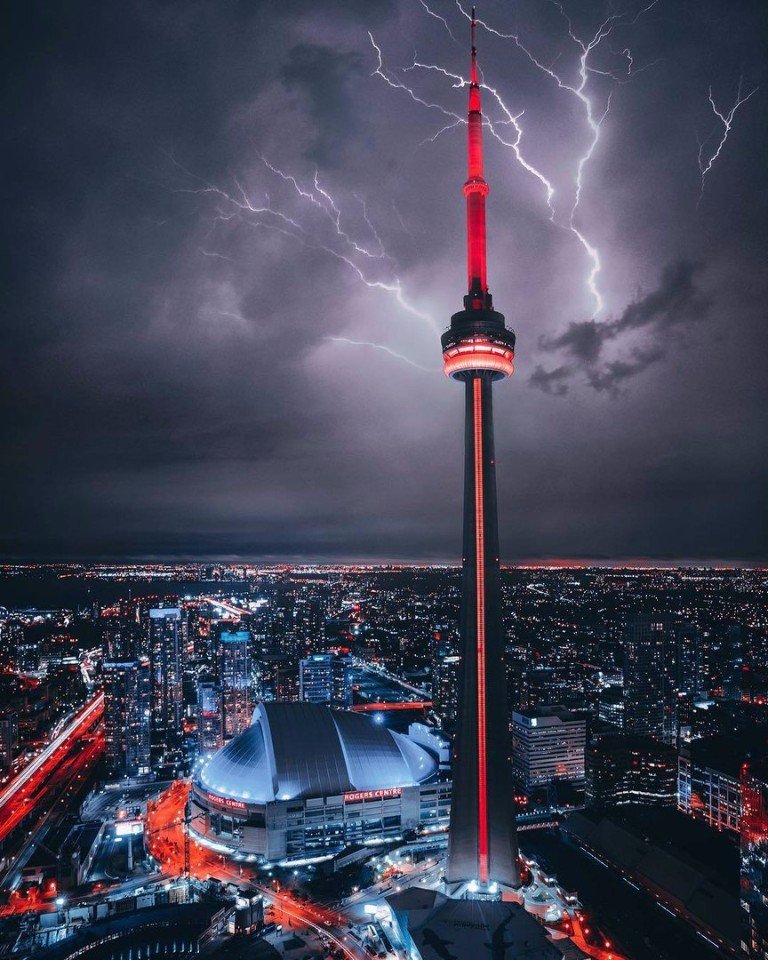 Toronto is filled with gloom, but painfully beautiful - 7