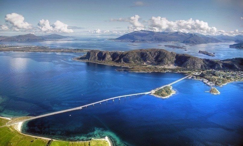 Захоплюючі панорами норвезьких фіордів.