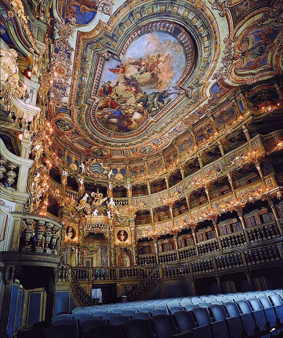 Один из красивейших театров мира.<br>Маркграфский оперный театр в Байройте, Бавария, Германия.