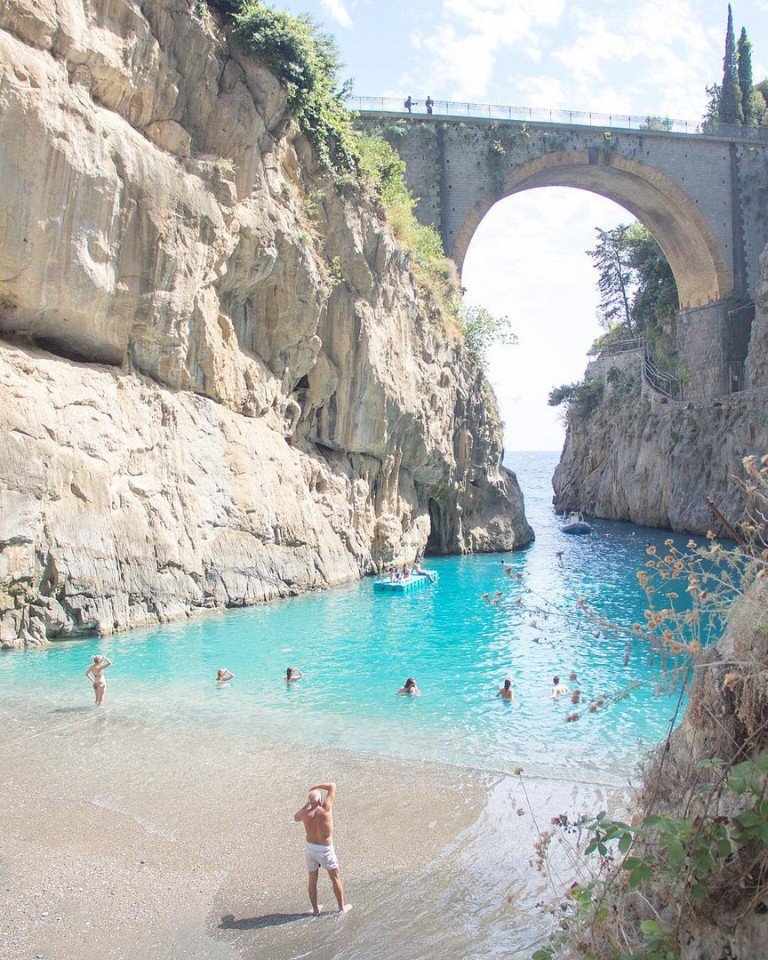 Шикарный пляж в Италии