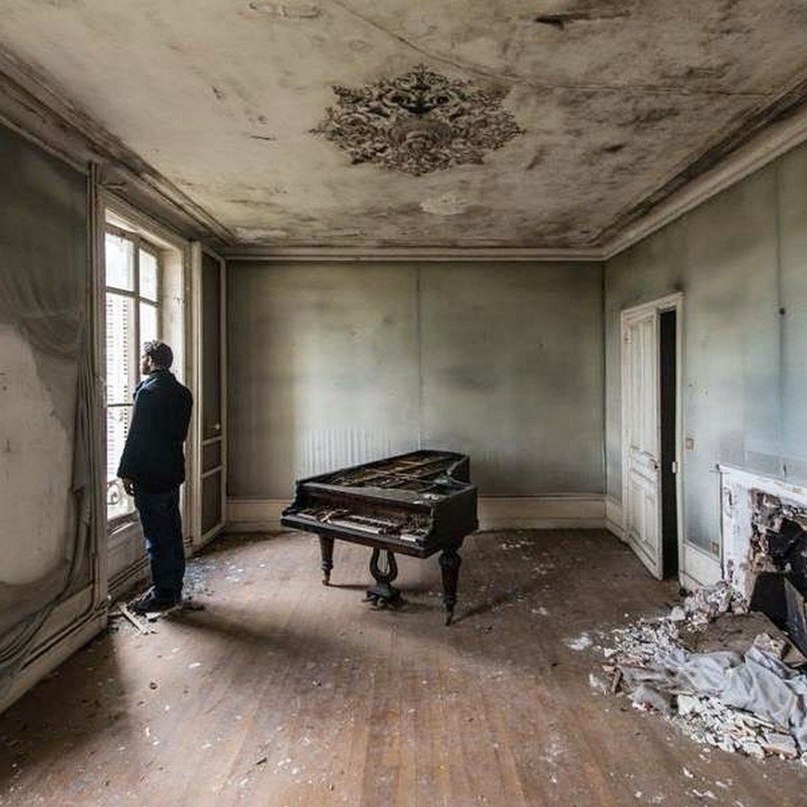 Заброшенная красота в объективе французского фотографа Ромэна Вейона - 8