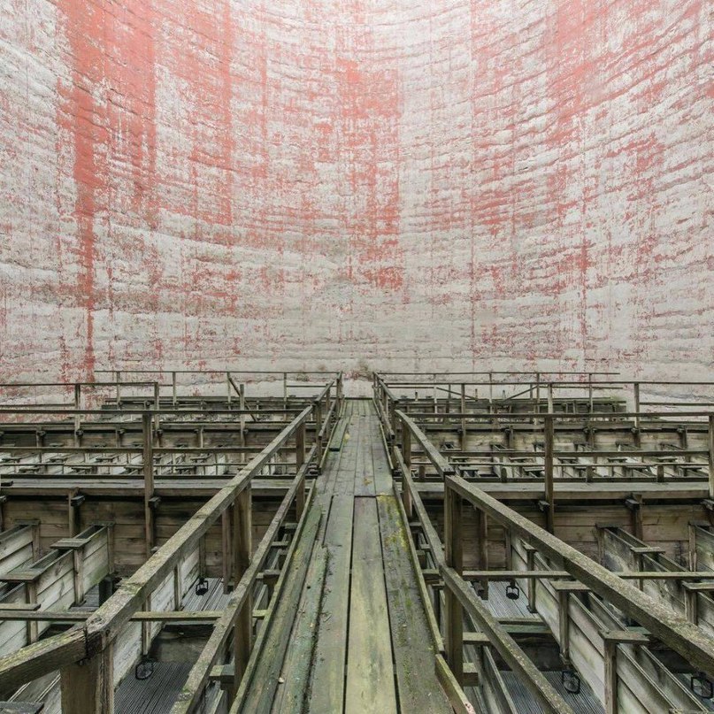 Заброшенная красота в объективе французского фотографа Ромэна Вейона - 6