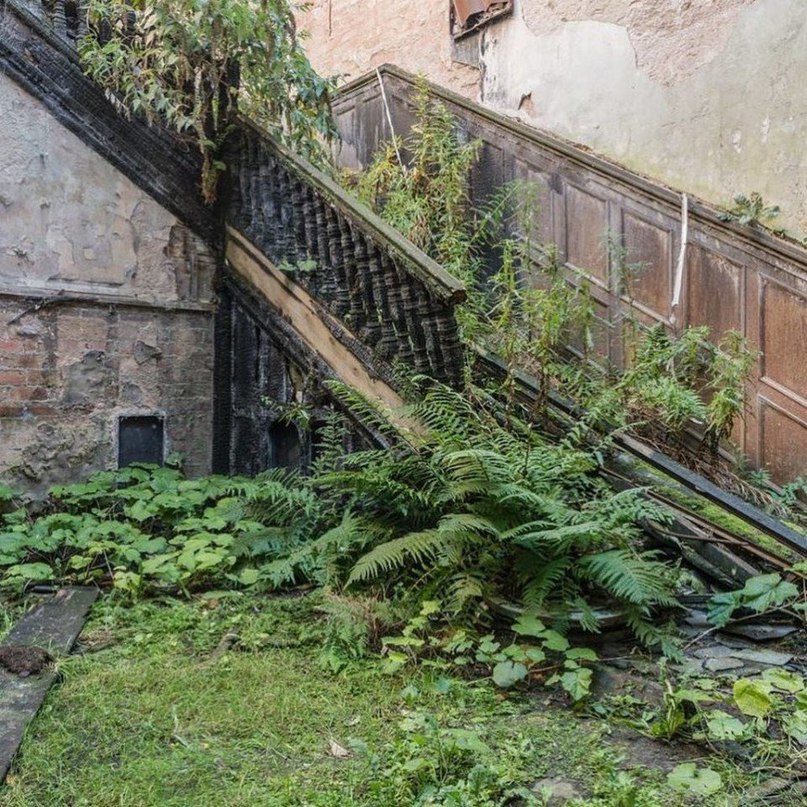 Заброшенная красота в объективе французского фотографа Ромэна Вейона - 7