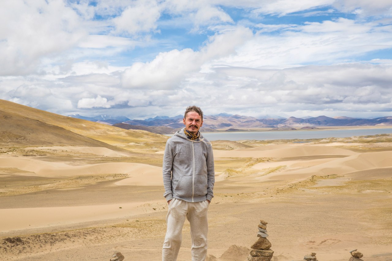 Кругосветка с Алексеем Виндом. День 60. 
Магический Тибет.
Одна мистическая история случившаяся со мной во время первого дня коры вокруг Кайласа. Когда я приехал, то сказал гиду что хочу себе взять камень с Кайласа. Он сказал что так делать нельзя и  - 7