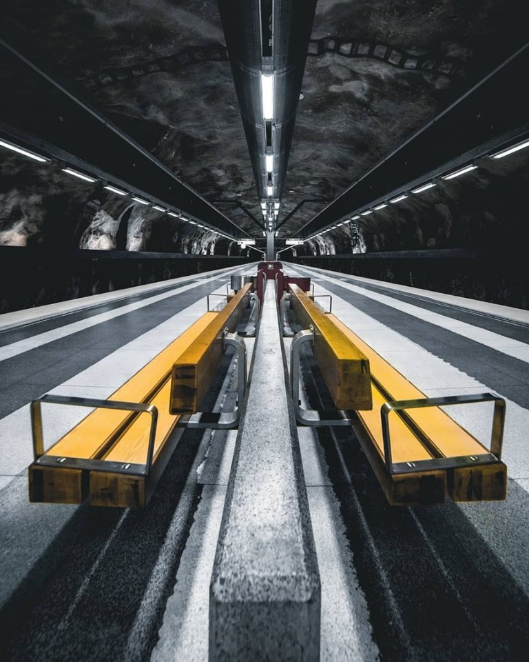 Метро в Стокгольмі виглядає як кадри з фантастичного фільму - 5