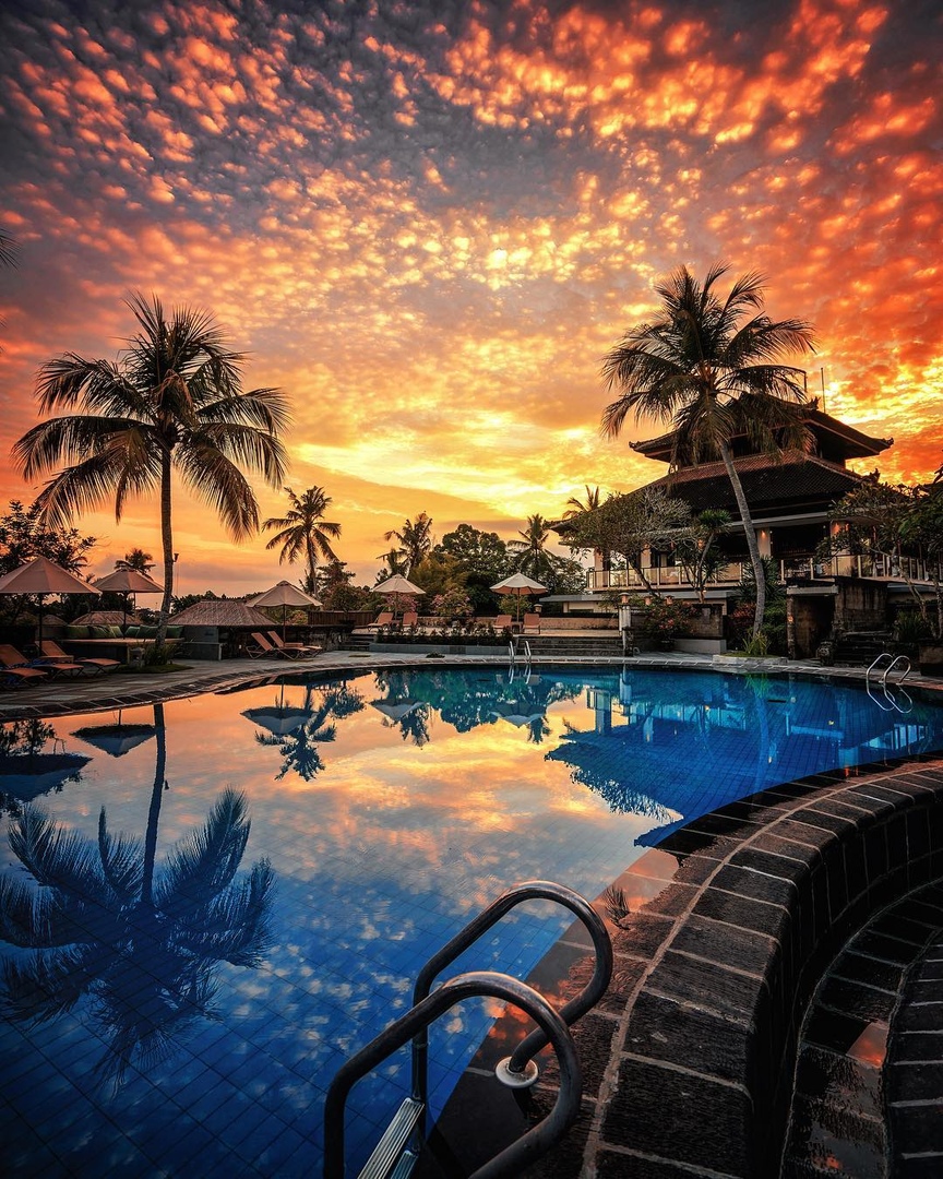 Невероятные закаты Бали.