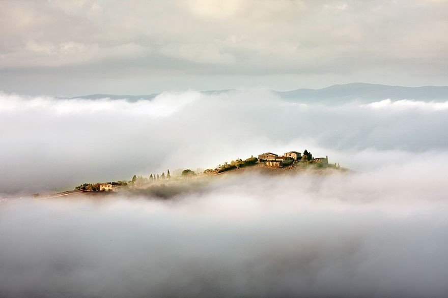 The beauty of the misty landscapes - 9