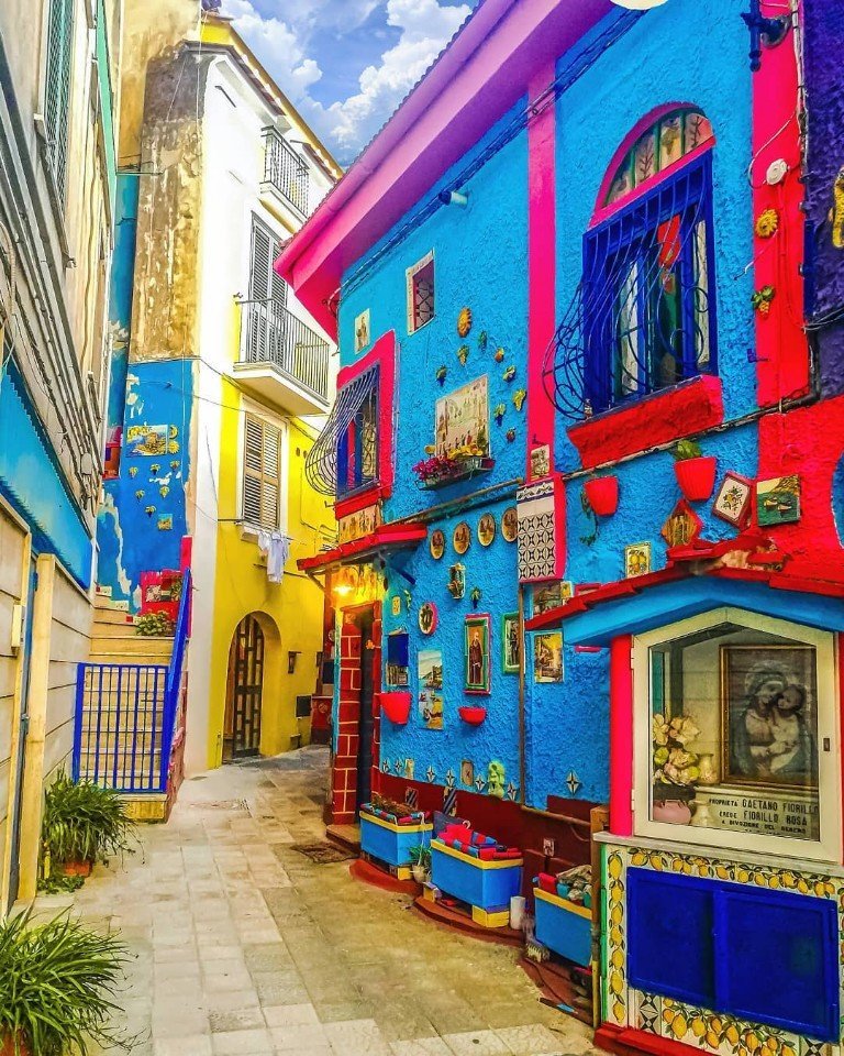 Яскрава Італія