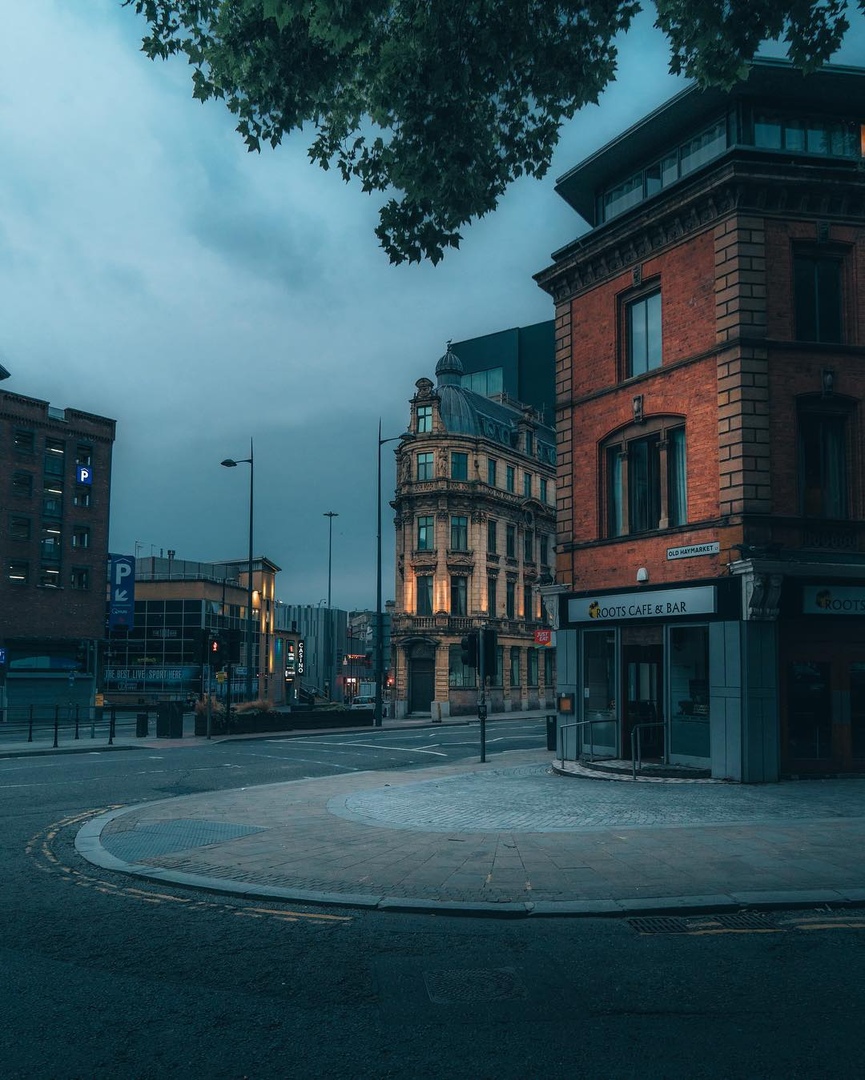 Пасмурные вечерние улицы, Англия