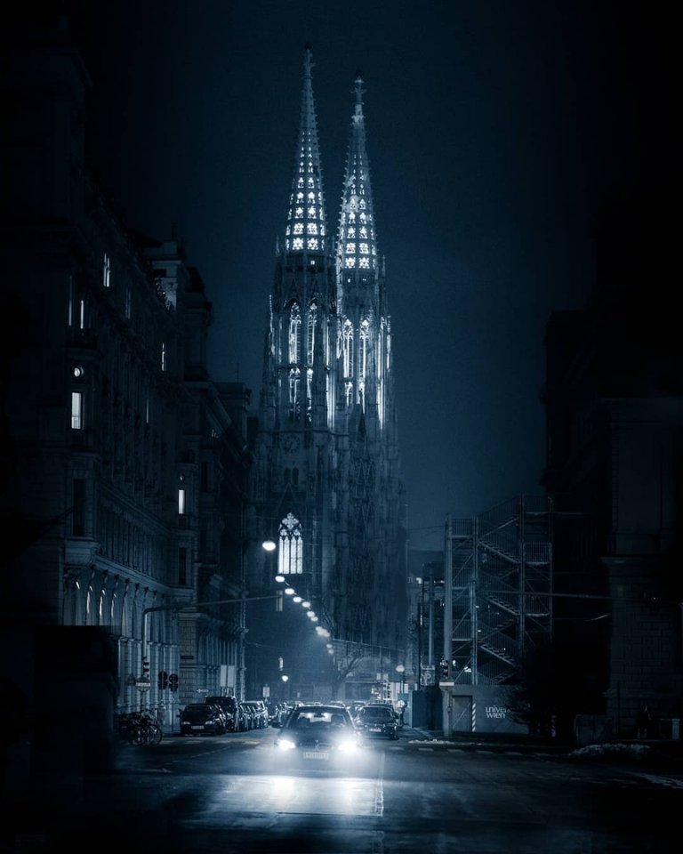 На улицах вечерней Австрии
