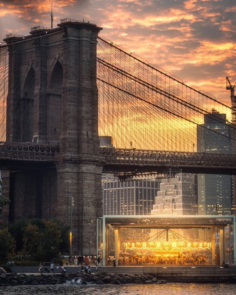 Игра света на улицах Нью-Йорка