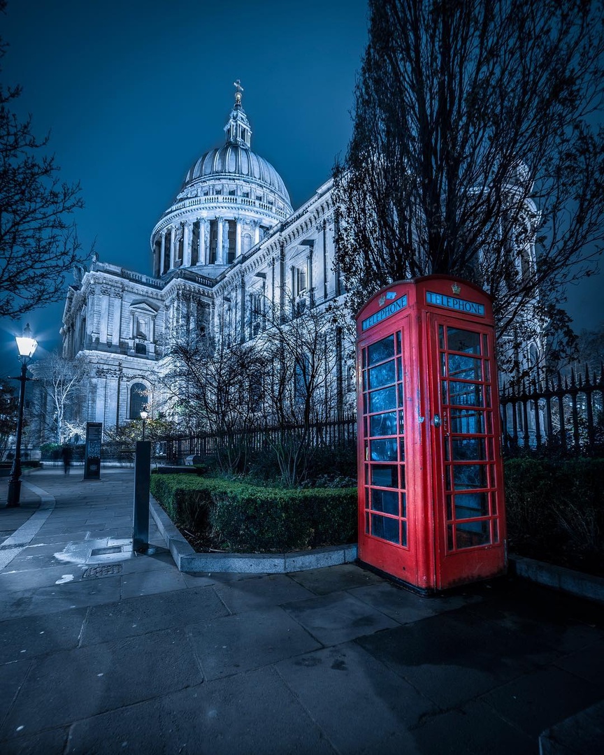 Famous London telephone booths - 2