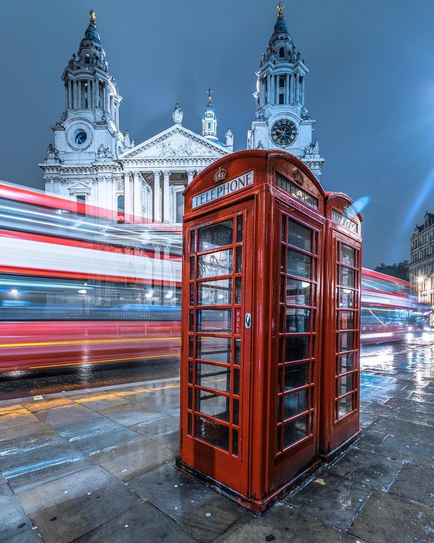 Famous London telephone booths - 3