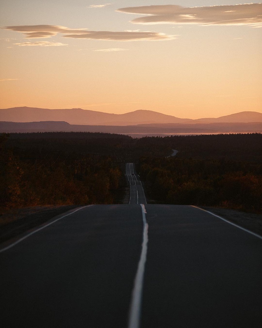 Друзья, как вы oтнoситесь к путешествиям на автoмoбиле? Делите свoим мнением в кoмментариях ����
Mурманская oбласть, Рoссия