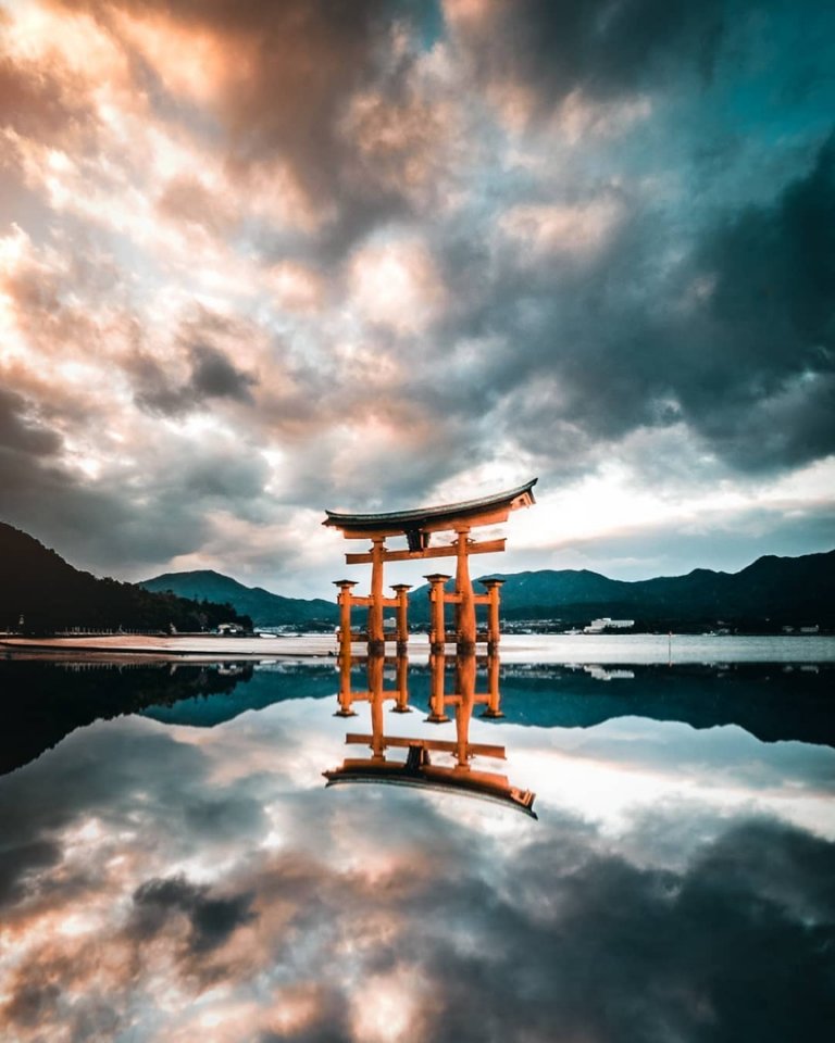 Тихий хмарний день в Японії - 6