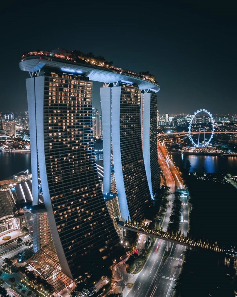 Огни ночного Сингапура