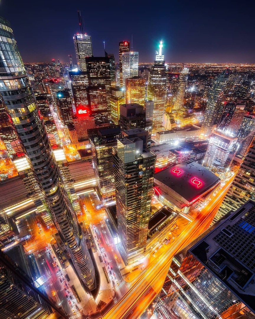 Красочный Торонто