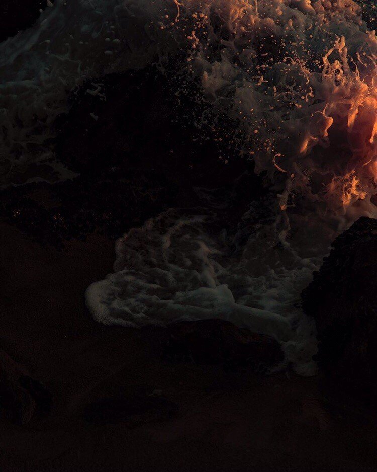 Морские волны в лучах заходящего солнца - 5