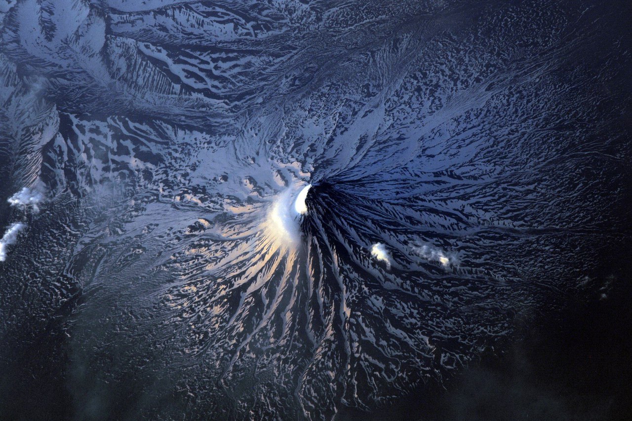 Зeмныe гoры - вид c MКC.