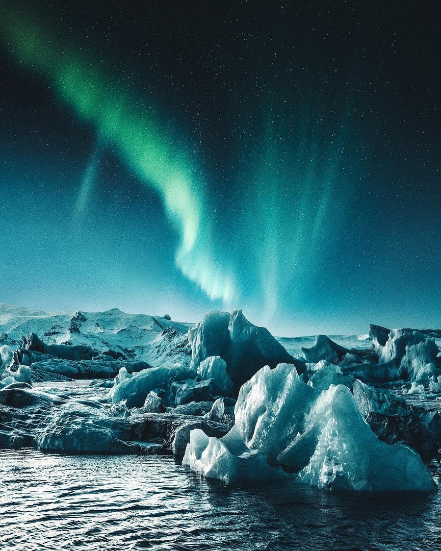 Вечное сияние над прекрасной Исландией