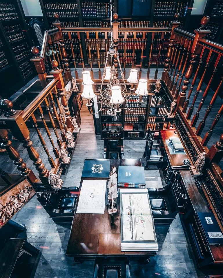 Книжная Капелла - настоящий рай для книголюбов, Питер - 3