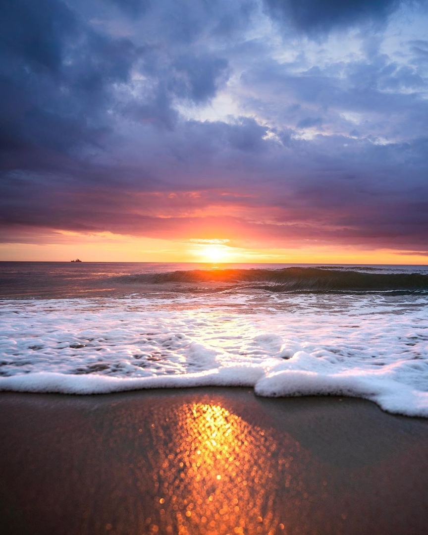 Провожая дни у моря