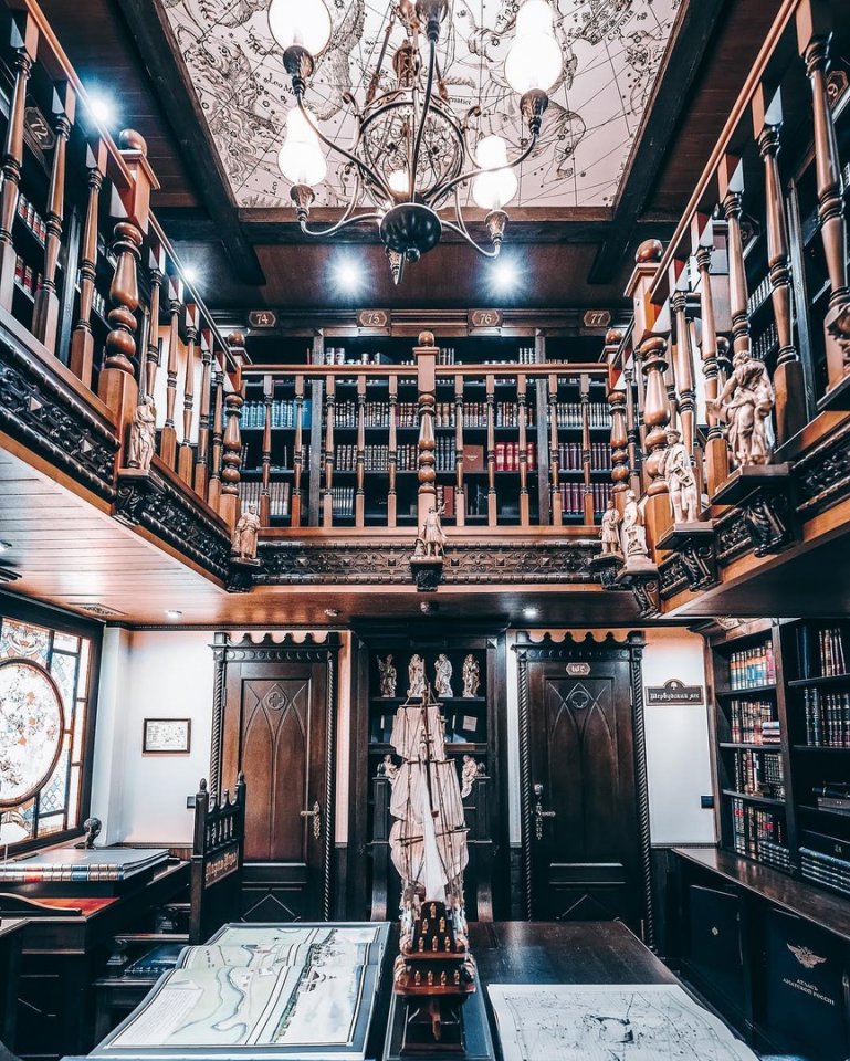 Книжная Капелла - настоящий рай для книголюбов, Питер - 4