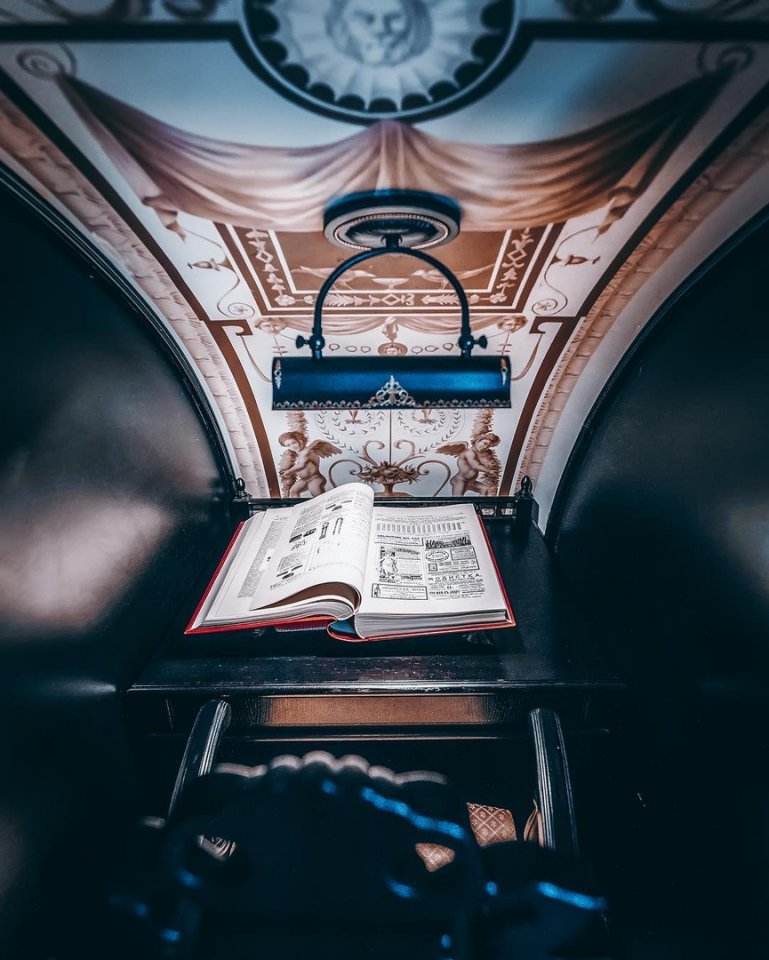 Книжная Капелла - настоящий рай для книголюбов, Питер - 1