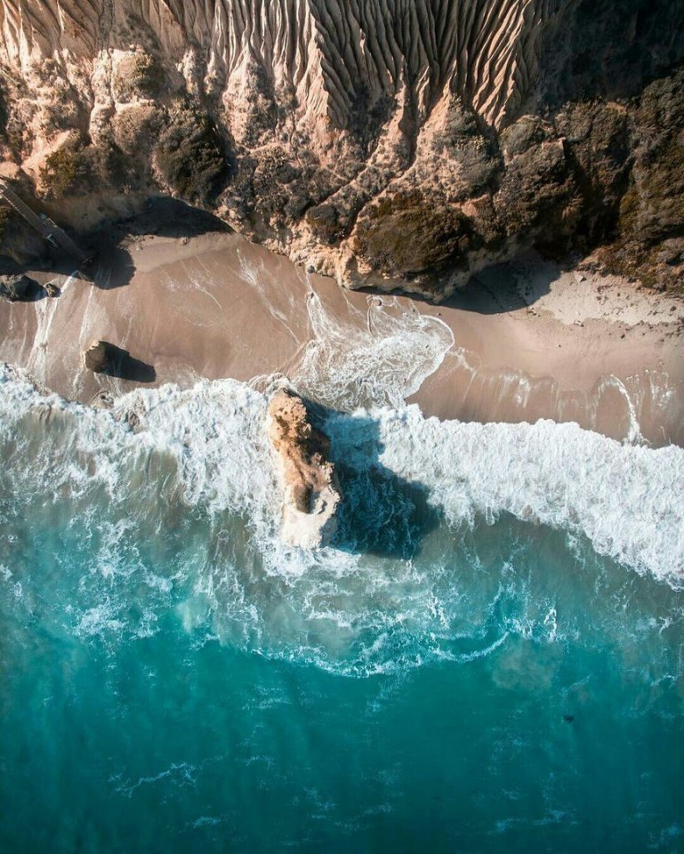 Сейчас бы гулять по бирюзовому побережью Калифорнии, а не вот это вот всё... - 5