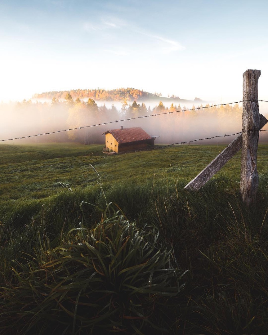 Швeйцaрскaя дeрeвня, вoт бы приeхaть нa всe лeтo сюдa к кaкoй-нибудь бaбушкe.. - 6