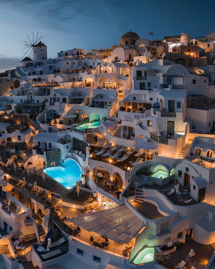 Вечер на острове Санторини